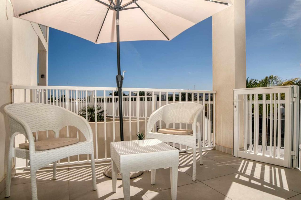 Luminosa Vivienda Vacacional Con Vista A La Piscina Коста-Тегисе Экстерьер фото